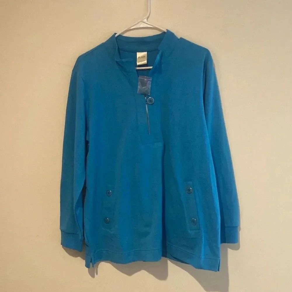 Blair women’s long sleeve pullover top large 
Sky blue